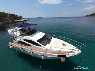 Motorboot Azimut 42