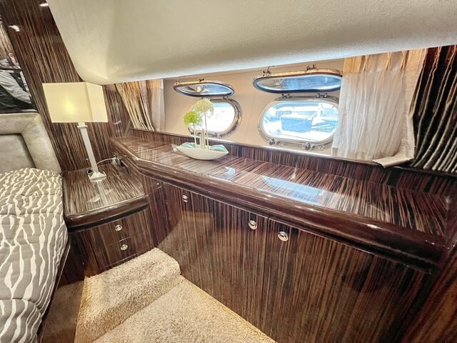 Motorboot Elegance 64 Garage