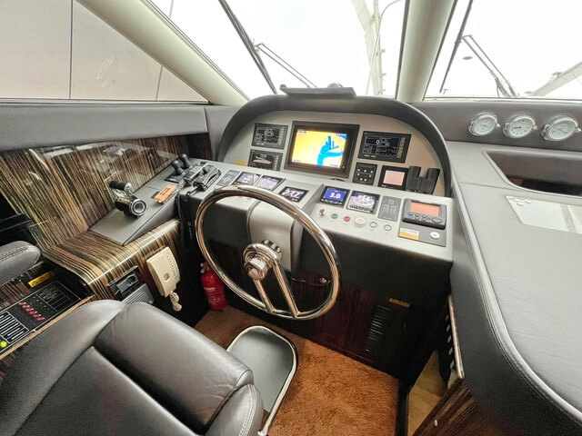 Motorboot Elegance 64 Garage
