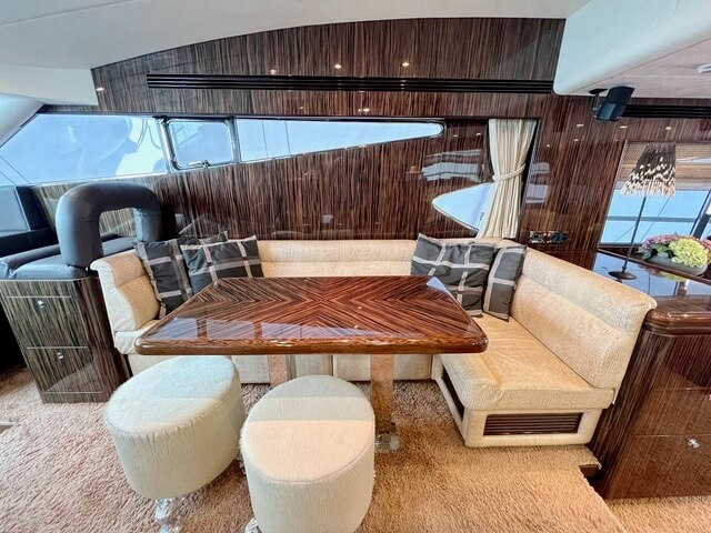 Motorboot Elegance 64 Garage