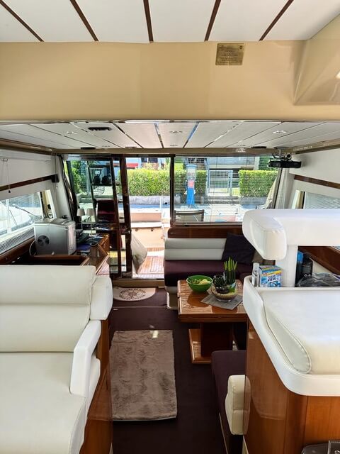 Motorboot Ferretti 150