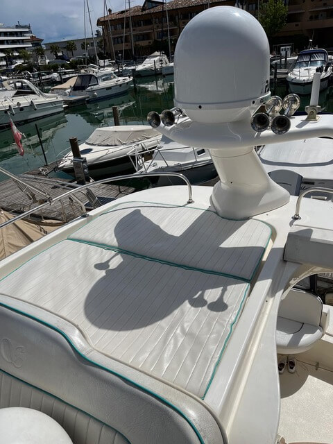 Motorboot Sealine 330 Fly