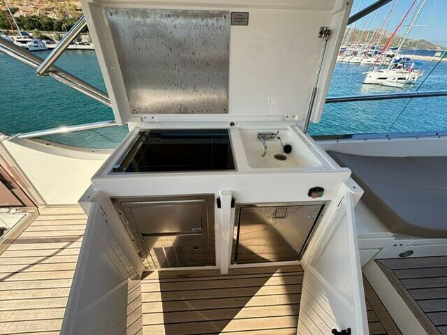 Motorboot Fairline 65 SQUADRON