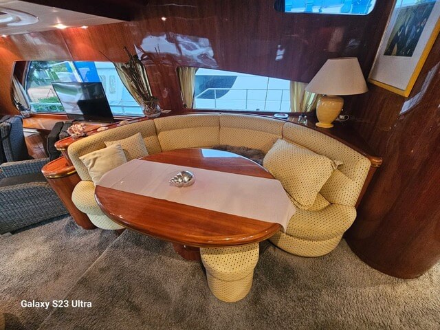 Motorboot Elegance 70 Flybridge