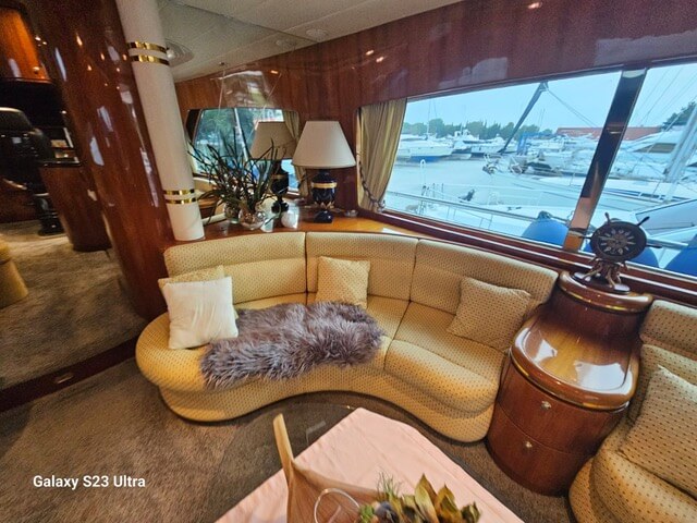 Motorboot Elegance 70 Flybridge