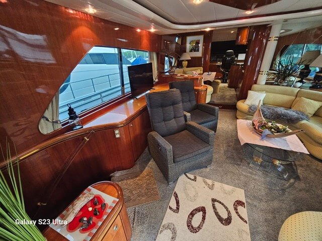 Motorboot Elegance 70 Flybridge