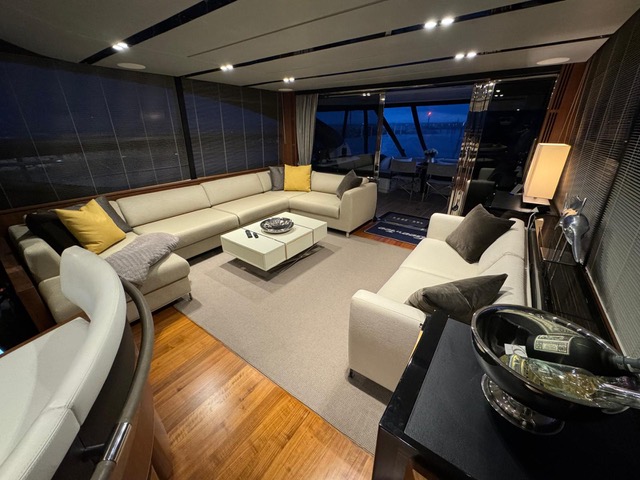 Motorboot Princess S72