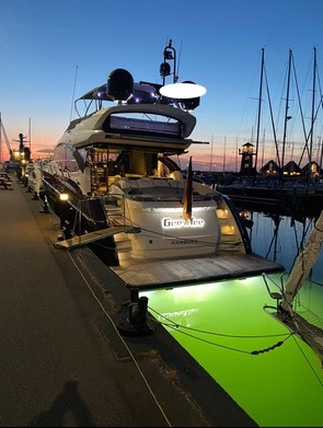 Motorboot Princess S72