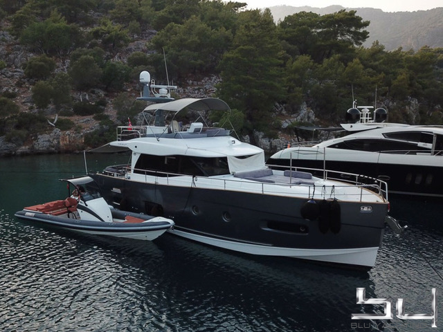 Motorboot Azimut 53 Magellano