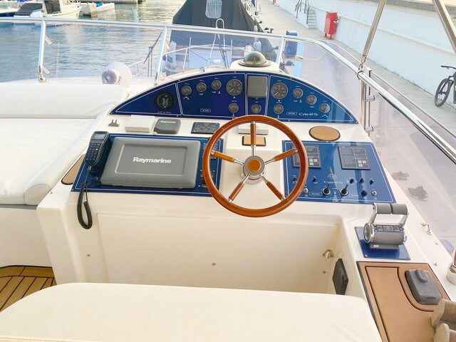 Motorboot Cayman 62 Cyber