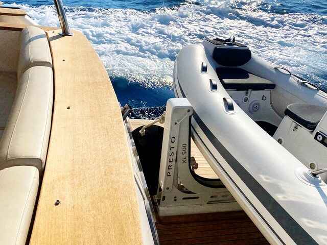 Motorboot Cayman 62 Cyber