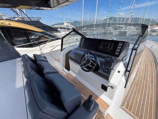 Motorboot Fiart 