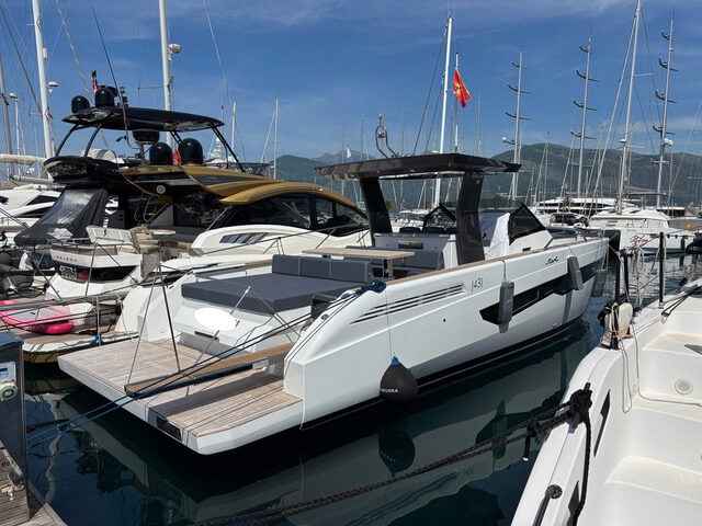 Motorboot Fiart 