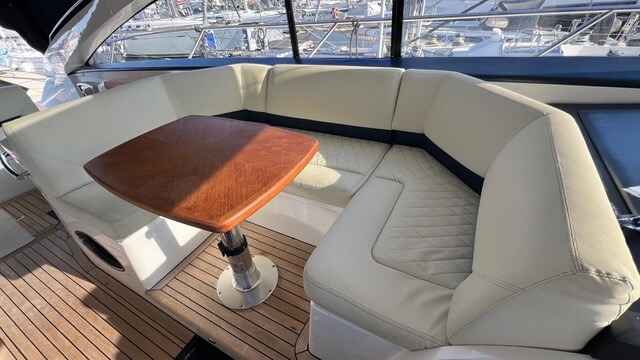 Motorboot Princess V 53