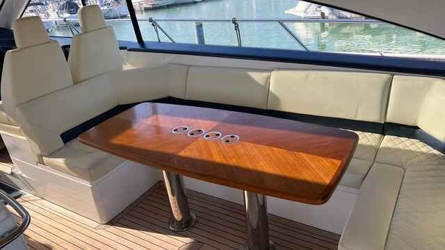 Motorboot Princess V 53