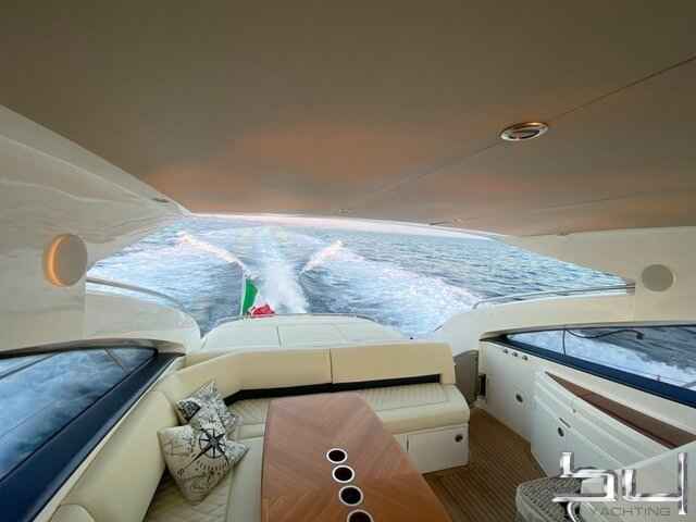 Motorboot Princess V 53