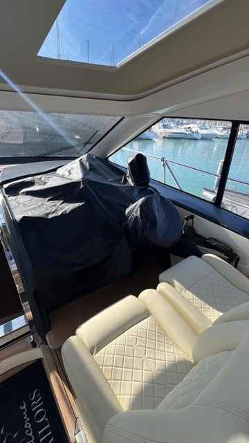 Motorboot Princess V 53