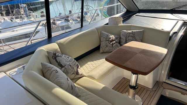 Motorboot Princess V 53