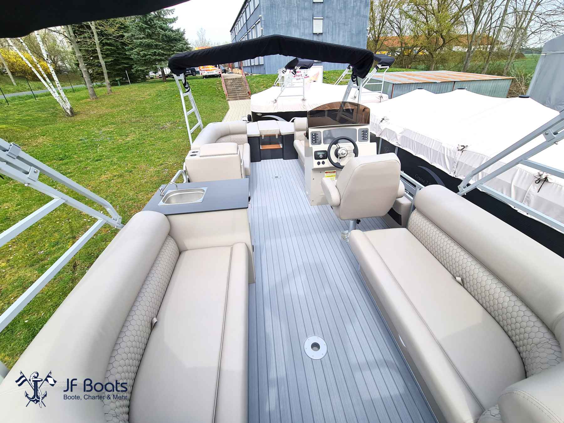 Motorboot Shark Ponton Boot SC7