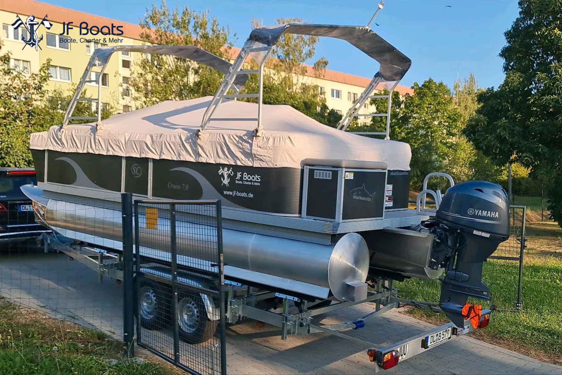 Motorboot Shark Ponton Boot SC7