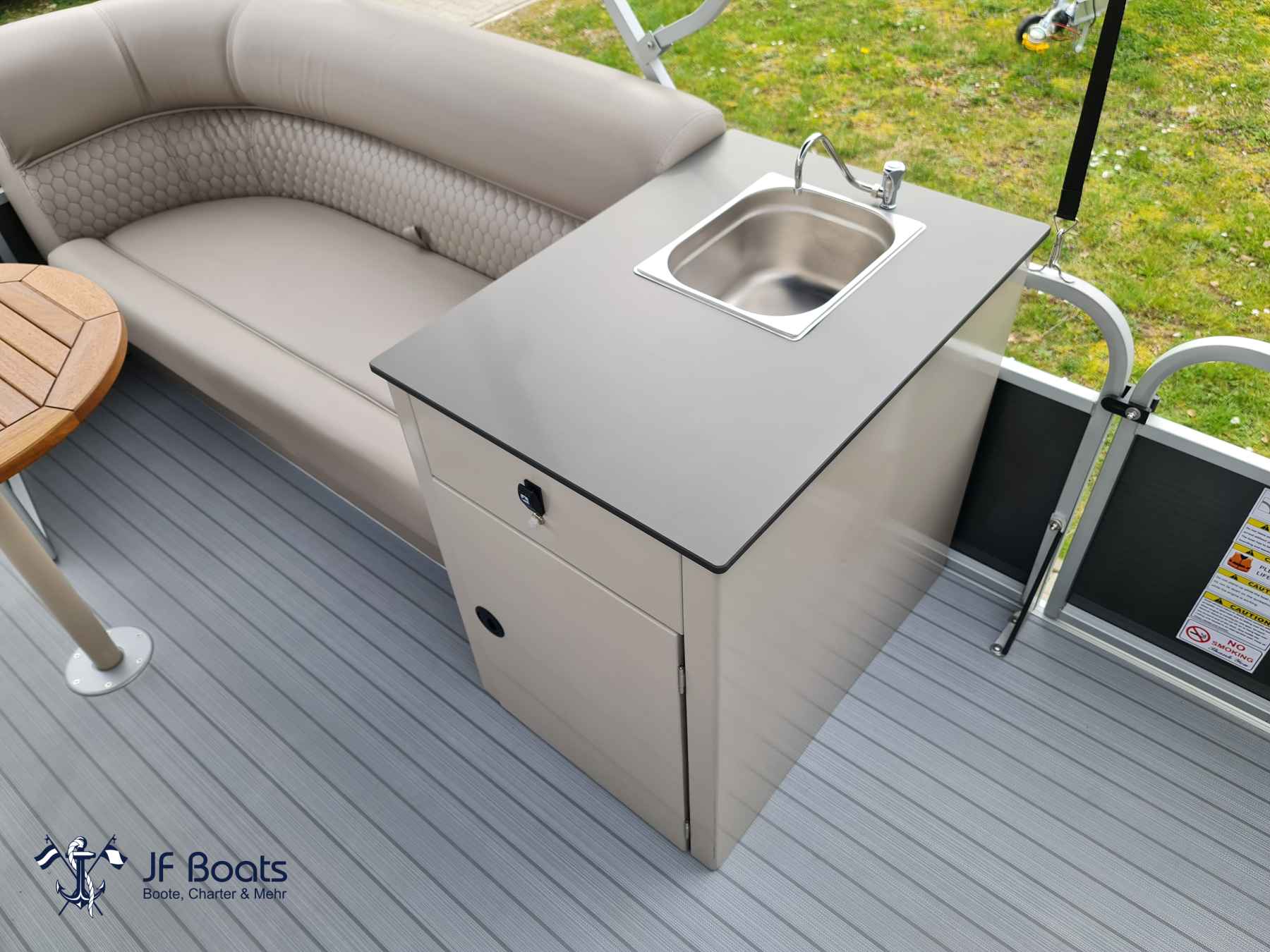 Motorboot Shark Ponton Boot SC7