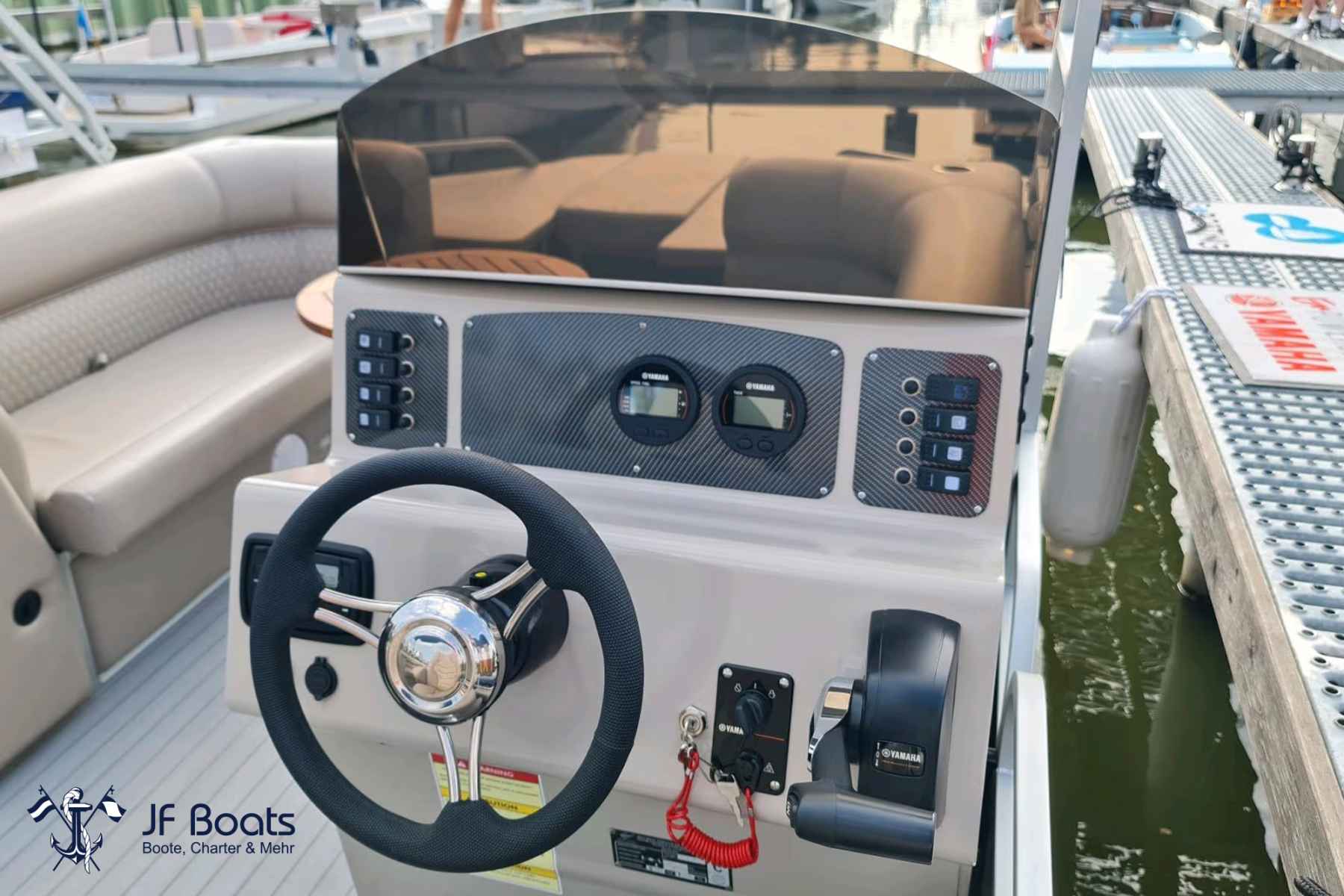 Motorboot Shark Ponton Boot SC7