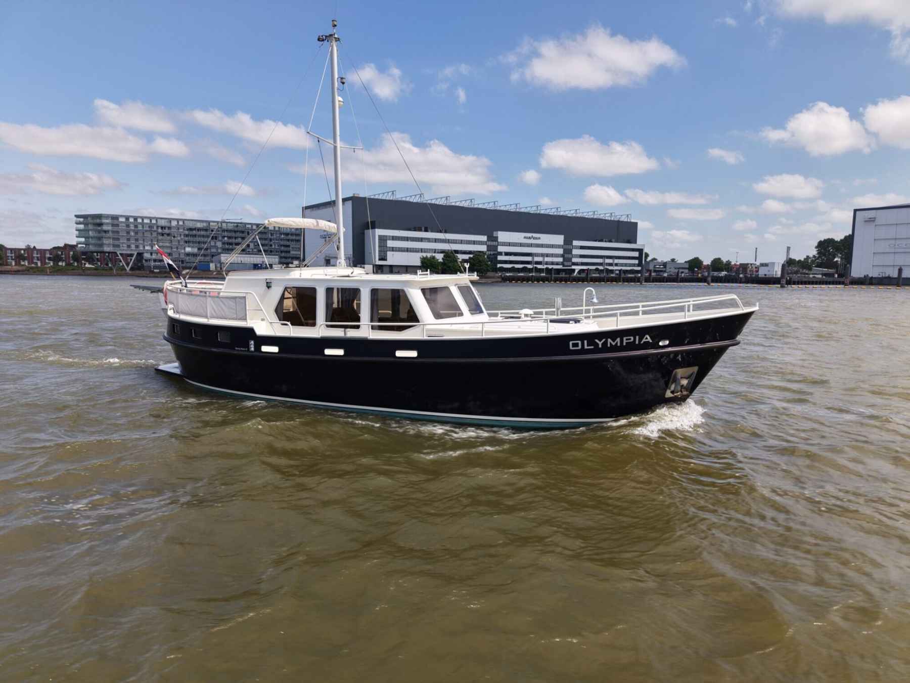 Motorboot Monty Bank Kotter 41 AK Cabrio