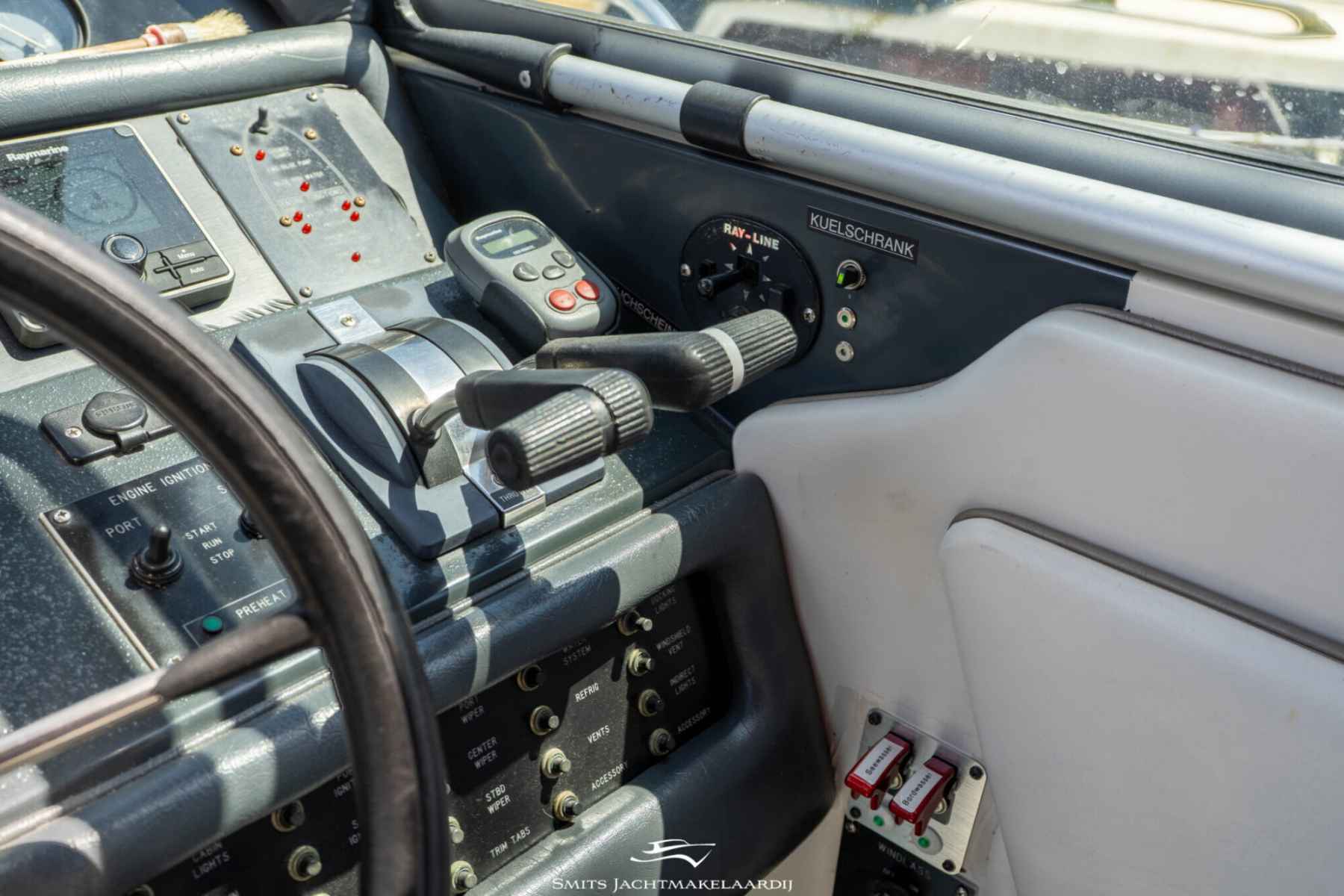 Motorboot Sea Ray 370 Express Cruiser