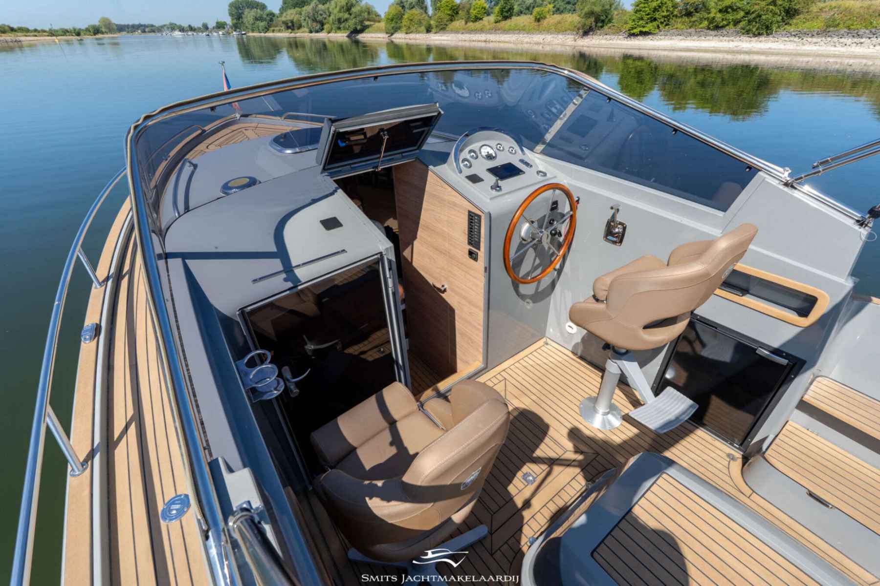 Motorboot Antaris Seventy7 Cabin