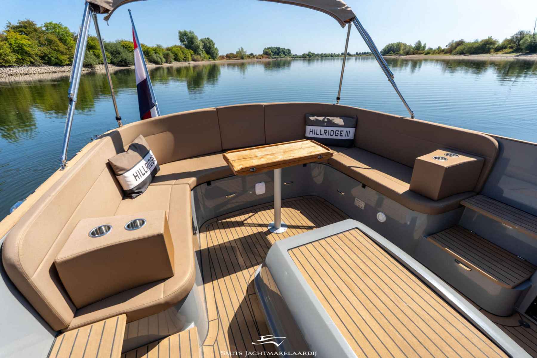 Motorboot Antaris Seventy7 Cabin
