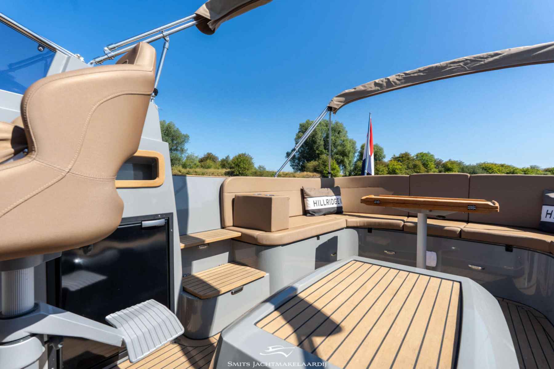 Motorboot Antaris Seventy7 Cabin