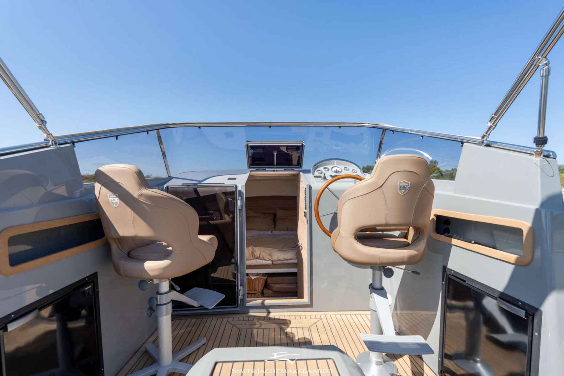 Motorboot Antaris Seventy7 Cabin