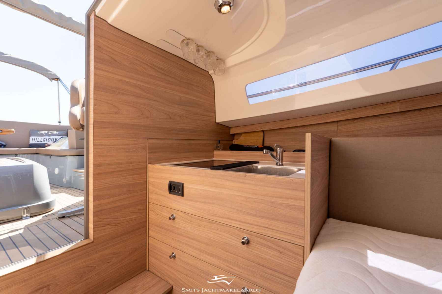 Motorboot Antaris Seventy7 Cabin