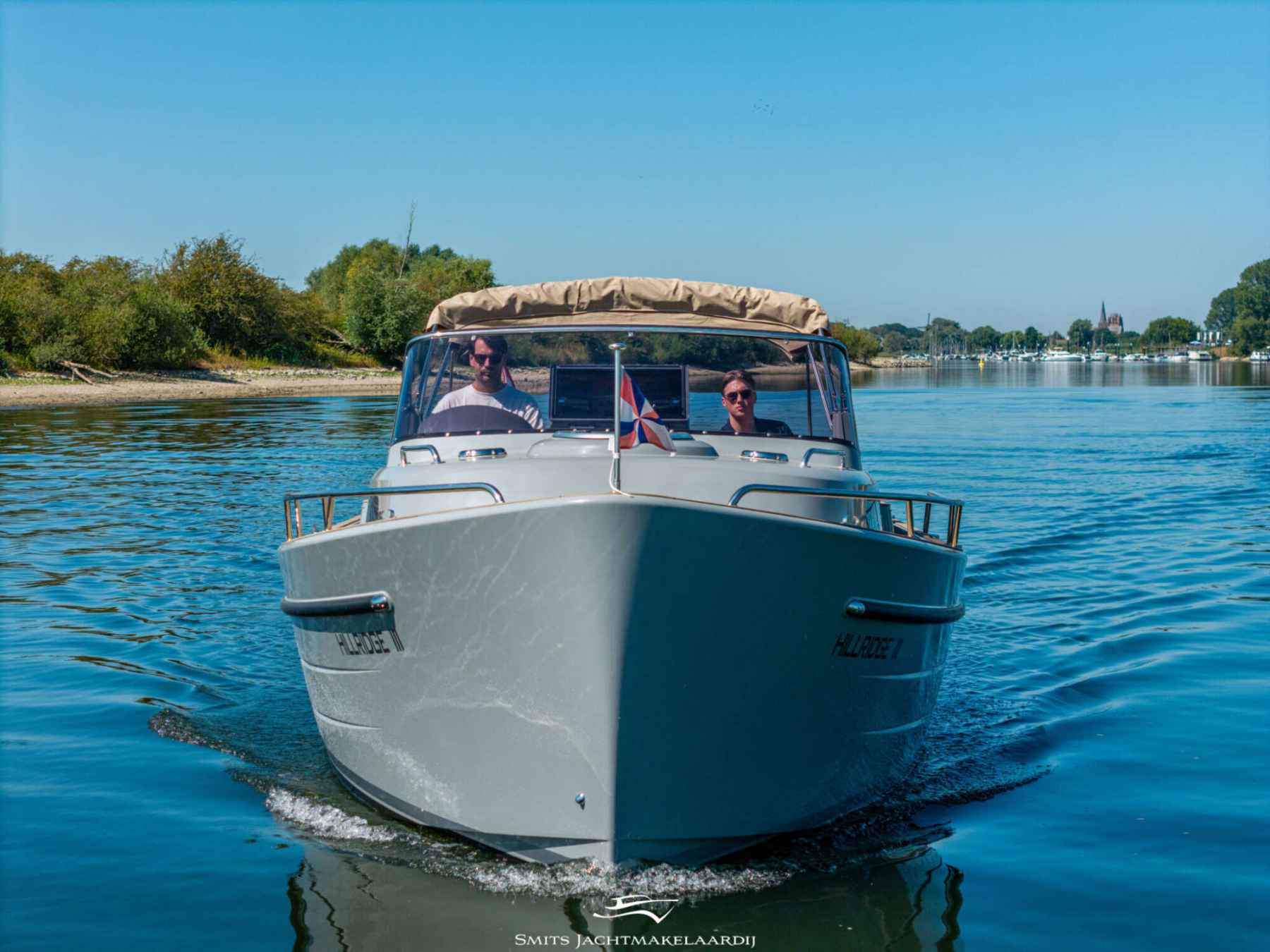 Motorboot Antaris Seventy7 Cabin