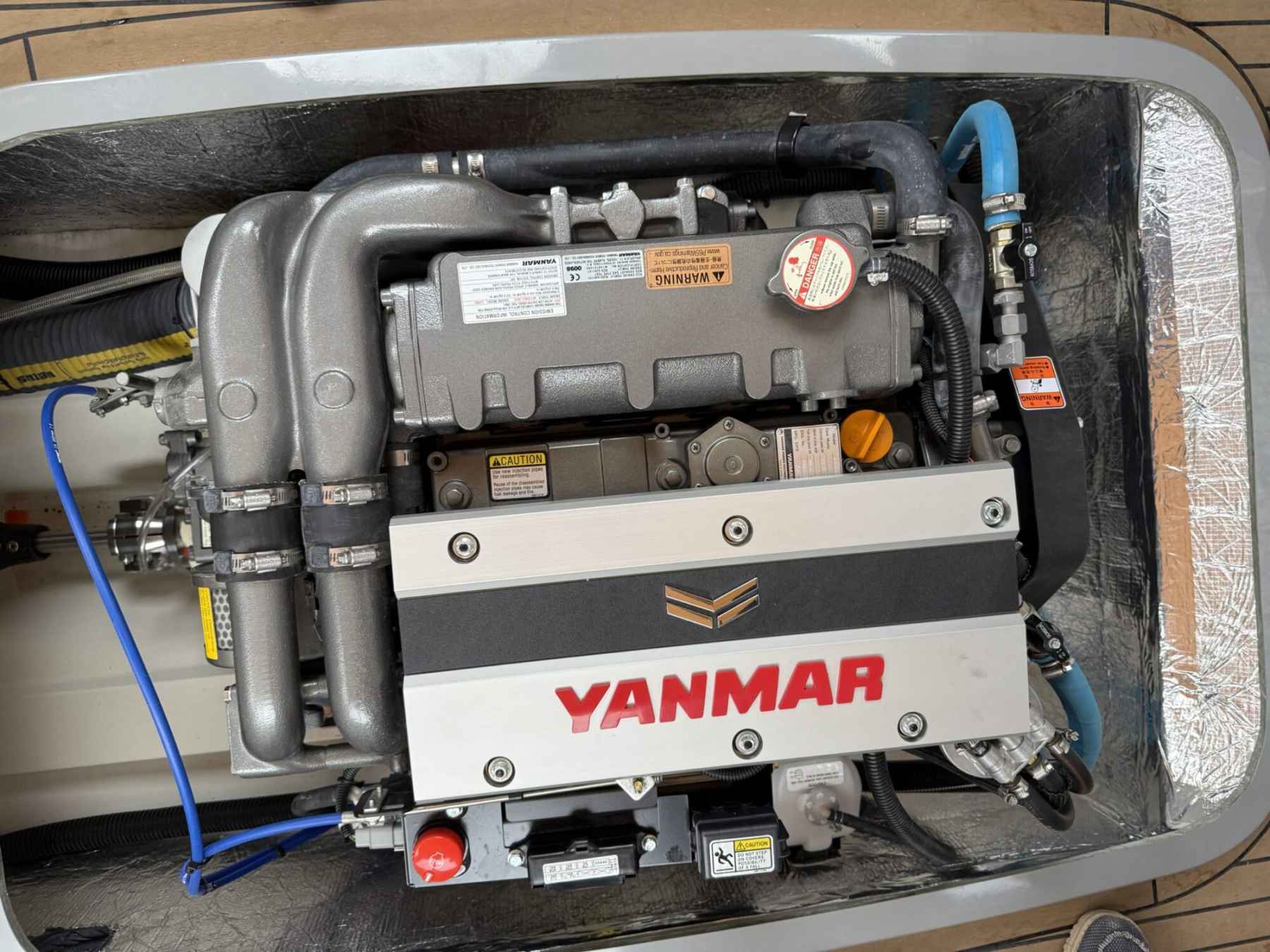 Motorboot Antaris Seventy7 Cabin