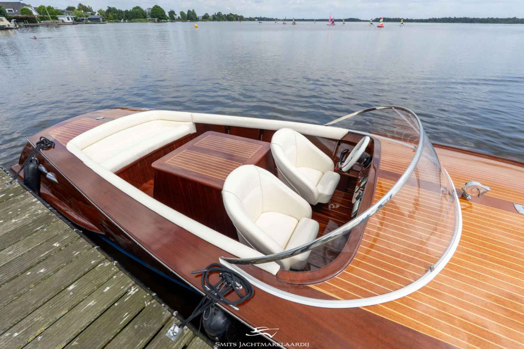 Motorboot Divank 635 type ‘Riva’