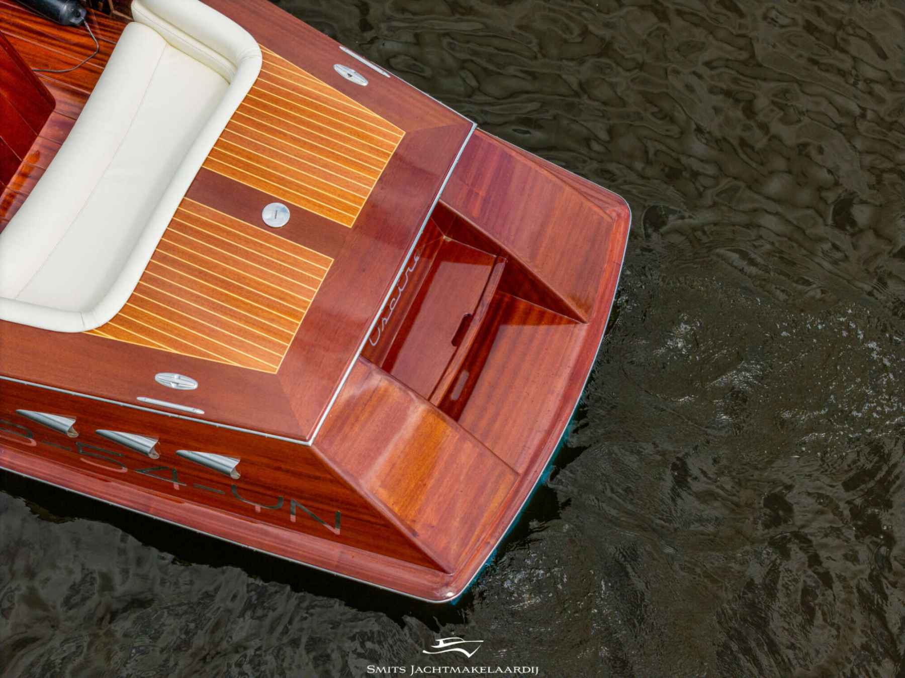 Motorboot Divank 635 type ‘Riva’