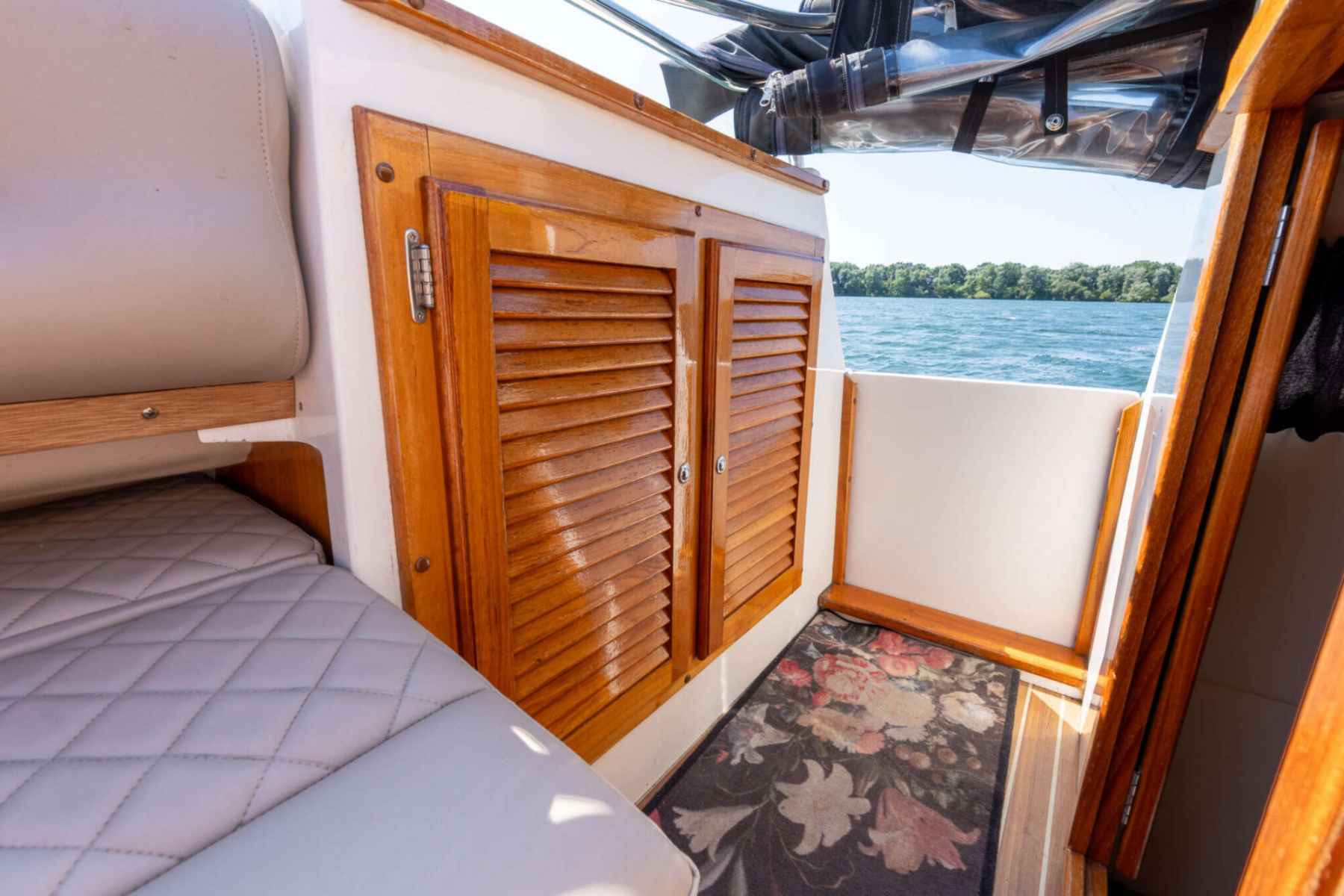 Motorboot Ramin 30 Touring Spiegeldeur