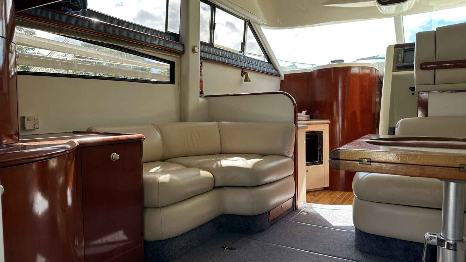 Motorboot Fairline Phantom 40 Flybridge