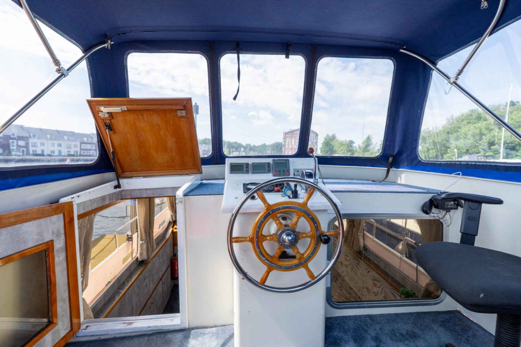 Motorboot Monty Bank Kotter 38 AK Cabrio