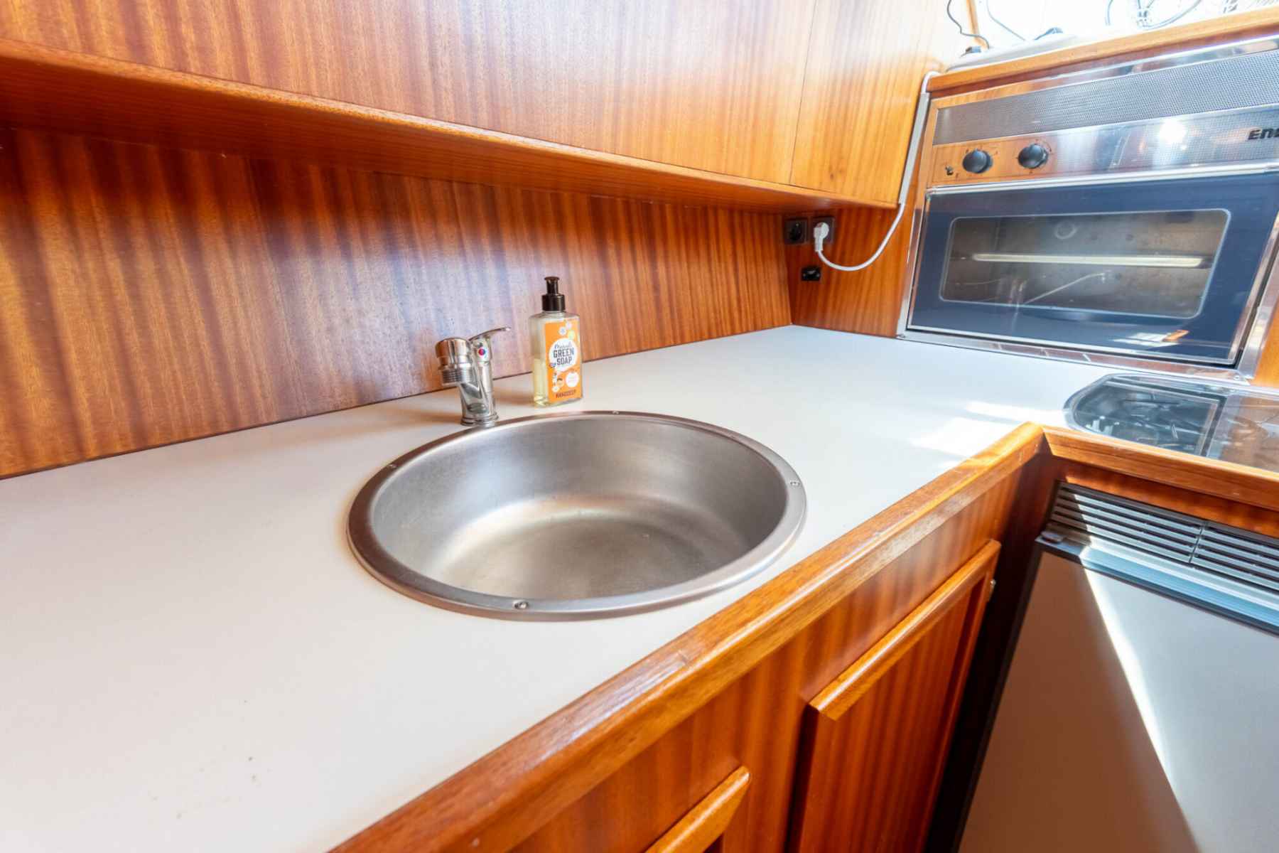Motorboot Bege 1000 OK Spiegeldeur
