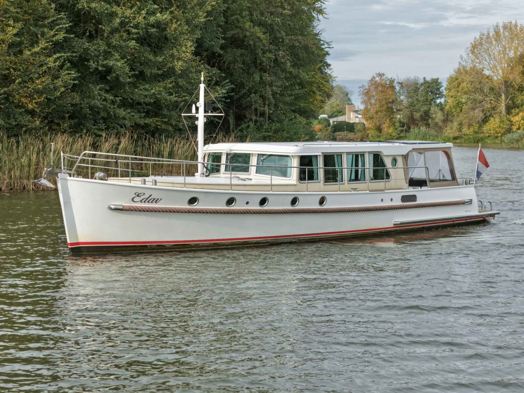 Motorboot Serious Yachts Gently Low Bridge 45 Sedan