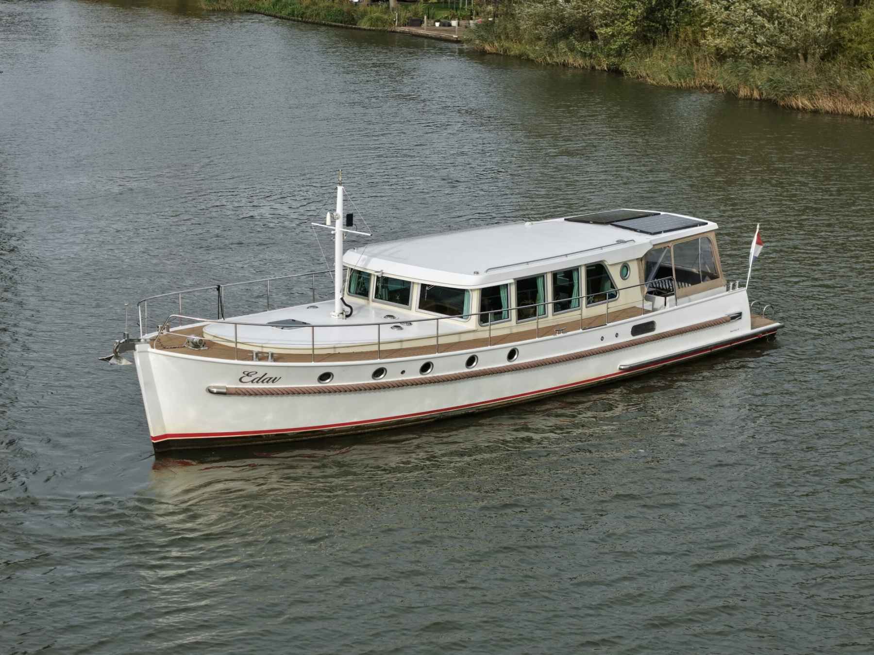 Motorboot Serious Yachts Gently Low Bridge 45 Sedan