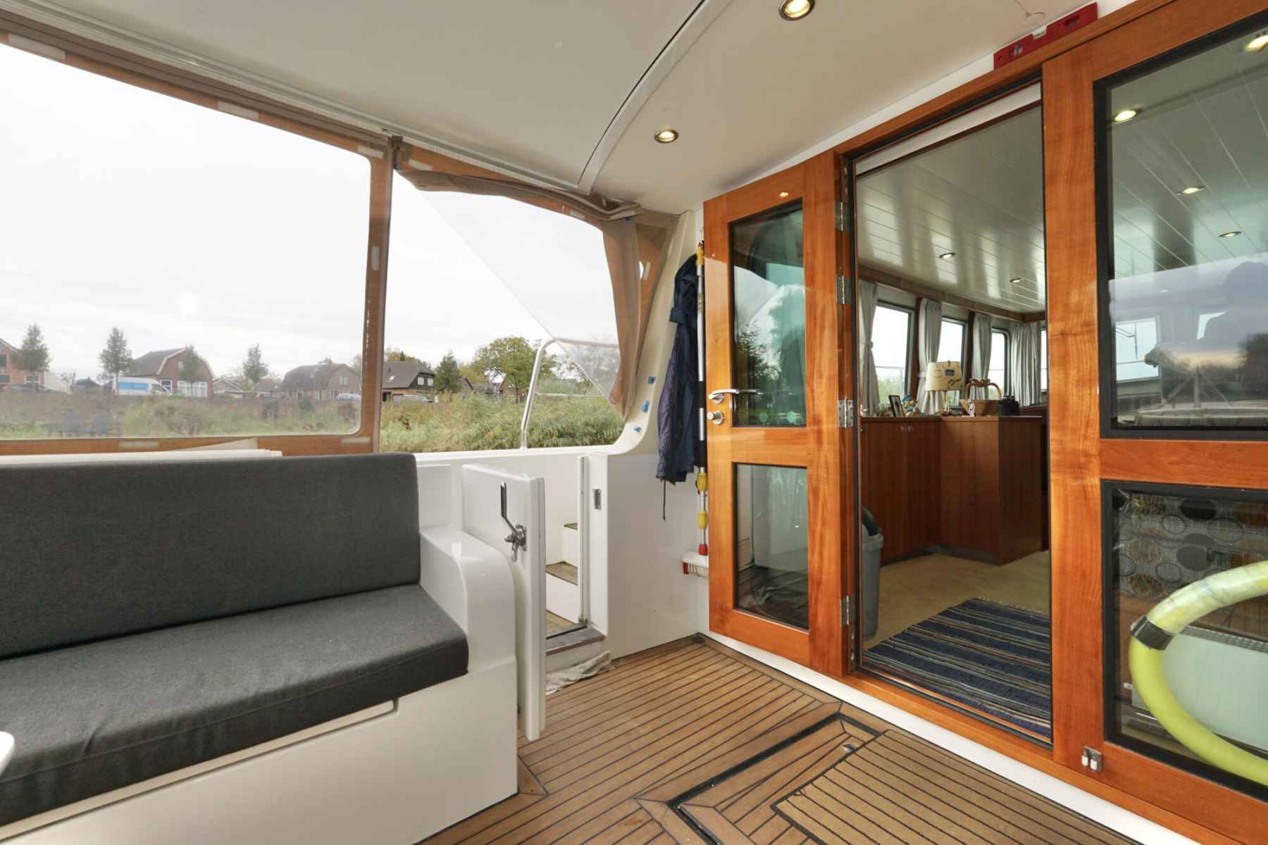 Motorboot Serious Yachts Gently Low Bridge 45 Sedan