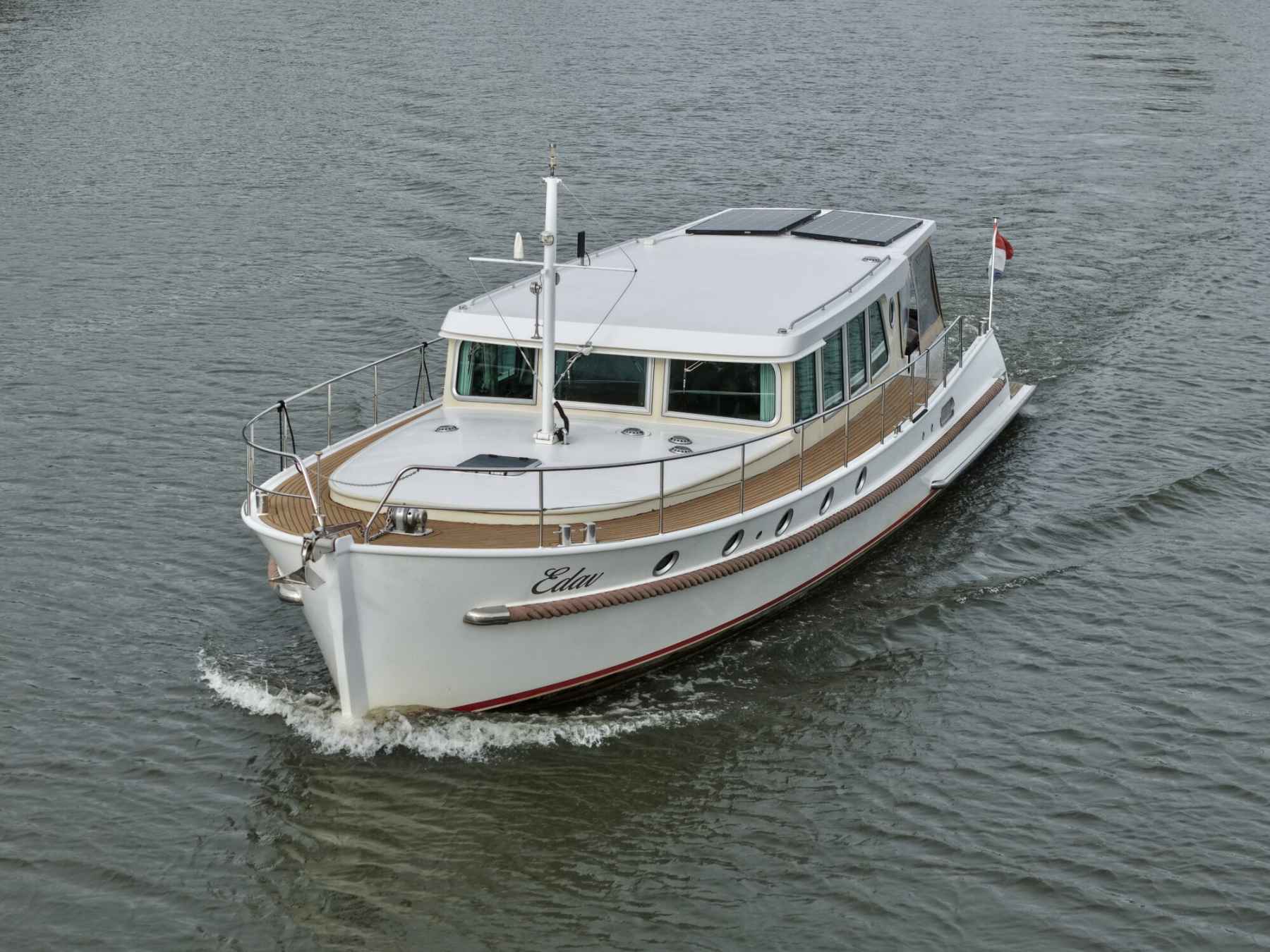 Motorboot Serious Yachts Gently Low Bridge 45 Sedan