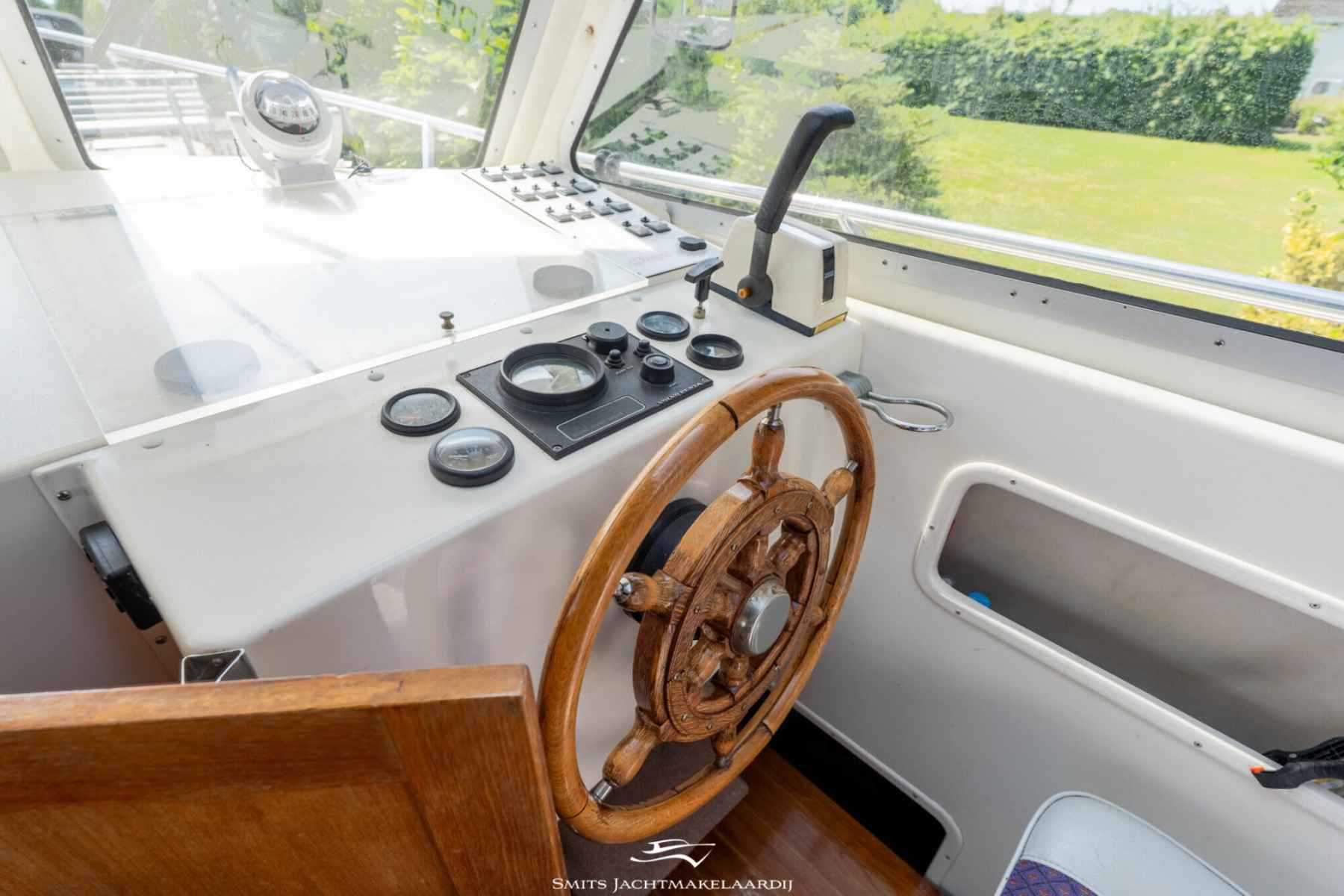 Motorboot Saga 27