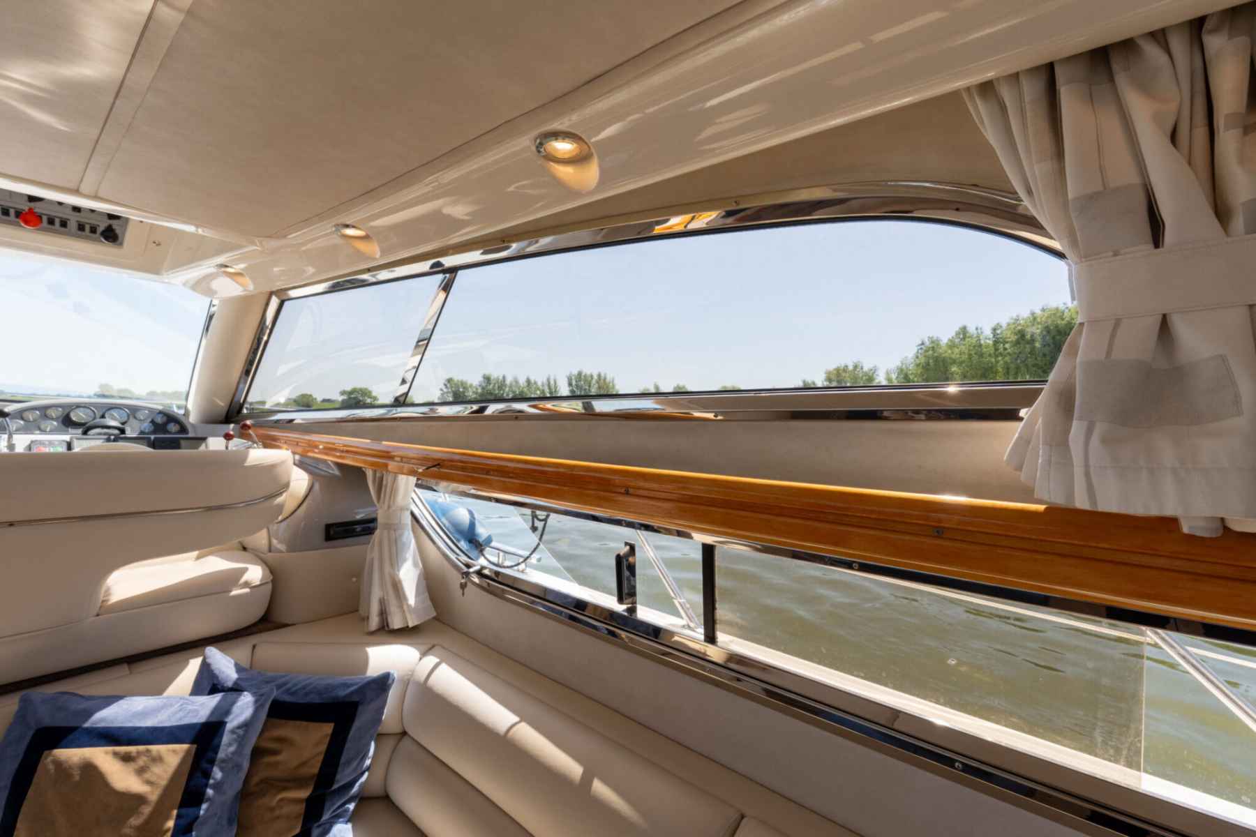 Motorboot Sealine Statesmen 450