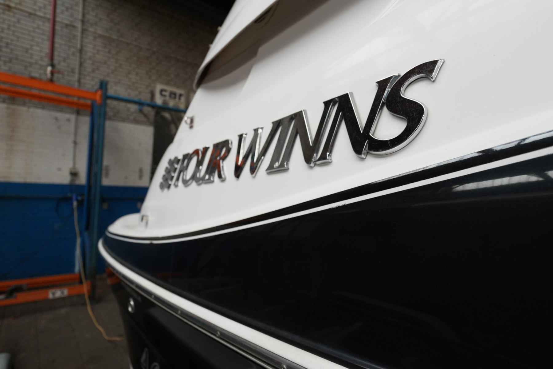 Motorboot Four Winns 258 Vista