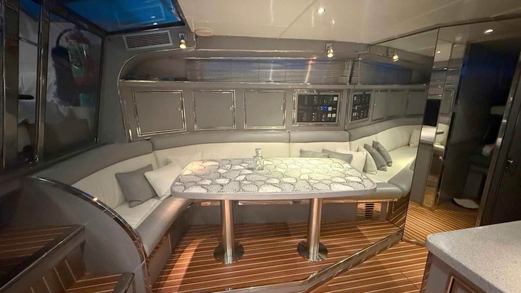 Motorboot Sea Ray 400 Express Cruiser