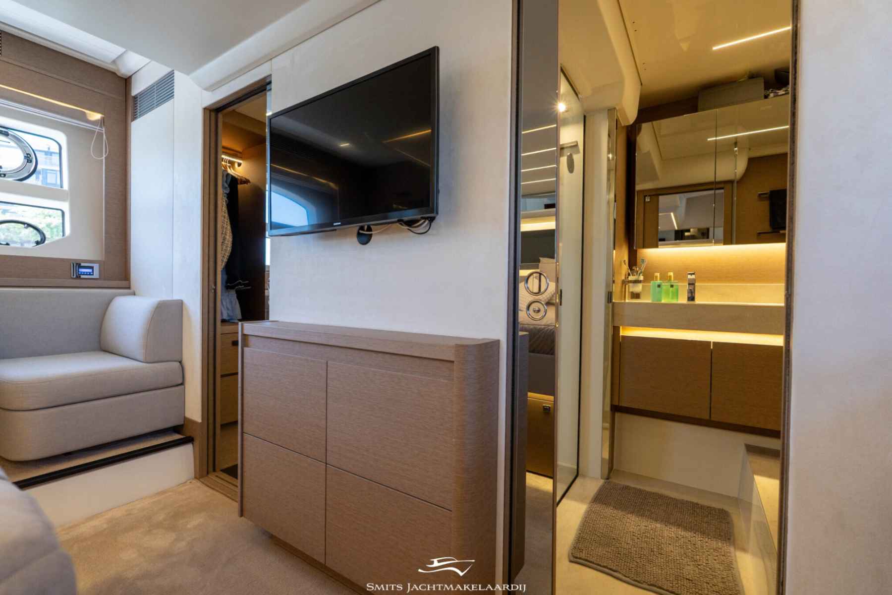 Motorboot Prestige 590 Flybridge